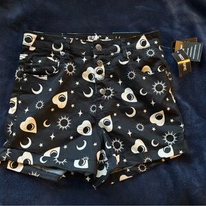 BRAND NEW Hot Topic planchette button shorts